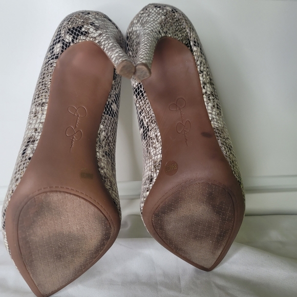 Jessica Simpson Snakeskin Women's Pumps - Picture 7 of 13
